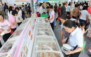 ชวนช้อปสินค้าราคาพิเศษสู้ภัยโควิด \'เทศบาลนครนครสวรรค์ร่วมคาราวานซีพีเอฟลดค่าครองชีพแก่ ปชช.\'