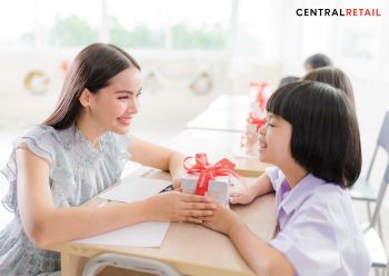 นางฟ้ามาเอง! \'ญาญ่า อุรัสยา\' เคลียร์คิว  มอบความสุขให้น้องๆ ผู้บกพร่องทางสายตา