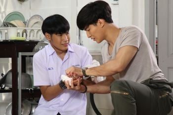 \'สิงโต\'รับบท ผู้ชายหวานๆ ช่วย\'น้ำตาล\'ปลอกผลไม้  หวังทำคะแนน อ้อนสาว พิชิตใจ!