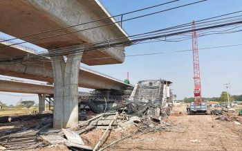 \'ศักดิ์สยาม\'สั่งเร่งสอบสะพานข้ามแยกถนนวงแหวนโคราชถล่ม ลุยเยียวยาผู้บาดเจ็บ