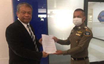 \'วัชระ\'บุกกองปราบจี้ถามความคืบหน้าคดีสินบนน้องชาย\'ธนาธร\'