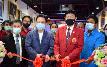 อาชีวะอุบลฯโชว์ผลิตภัณฑ์อาชีวะศึกษาสร้างชาติ \'Ubon Art Gallery เดินชอปปิ้ง ชมงานศิลป์\'
