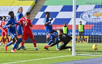 \'หงส์แดง\'สุดเซ็ง! โดน\'เลสเตอร์\'รัว 3 เม็ดแซงดับ 3-1