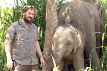 ‘The Elephant Hospital’ สารคดีที่จะทำให้คุณเข้าใจคนรักช้างมากขึ้น