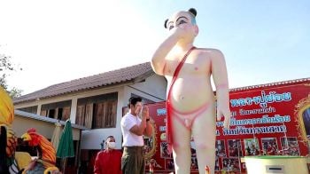 ‘แมน-การิน’พาไปเปิดตำนาน‘ไอ้ส้มฉุน’  เด็กวัดอายุกว่า 100 ปี ผู้ให้โชคลาภ
