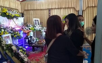 เพื่อนพริตตี้\'น้องวาวา\'ร่วมไหว้ศพ บอกไม่อยากพูดมาขอให้เป็นเรื่องของตำรวจ