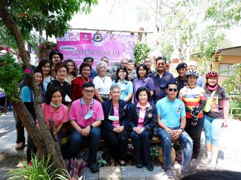 ม.สยาม ยุวพัฒน์รักษ์ถิ่น ร่วมฟื้นฟู อนุรักษ์ พัฒนาชุมชนพูนบำเพ็ญ ภายใต้แนวคิด ‘เที่ยววิถีคลอง วิถีไทย พักใจโฮมสเตย์ ชิมเสน่ห์ขนมไทย’