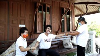‘เขต-ธาราเขต’สวมวิญญาณพ่อค้าพาตะลุย‘ตลาดเมืองเพชร’