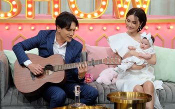 \'ต๊ะ บอยสเก๊าท์\'ควงภรรยาเปิดตัวลูกสาวคนแรก เผยอาการ\'โคลิคเห็นผี\'ลูกร้องไห้ 12 ชม.ติด?
