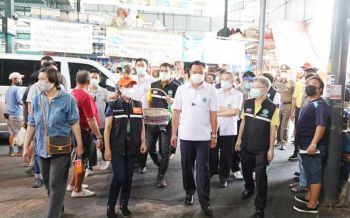 ‘อนุทิน’ลงพื้นที่‘ตลาดบางแค’ แย้มทำตามมาตรการได้ไม่สั่งปิด