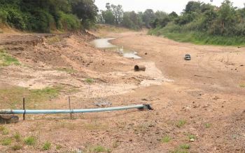 พิจิตรเริ่มสาหัส! แม่น้ำยมแห้งขอดตั้งแต่ต้นปี เกษตรกรต้องเจาะน้ำบาดาลใช้