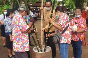‘อุทัยธานี’ สืบสานประเพณีตำขนมจีนโบราณมานานกว่า 20 ปี
