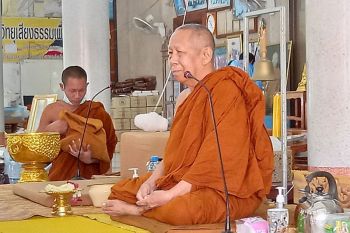 \'หลวงปู่เหลี่ยม\' ปธ.สงฆ์สวดพระพุทธมนต์ทำบุญให้กับพระ9รูป \'วัดเขาเจริญธรรม\' ที่ล่วงลับ