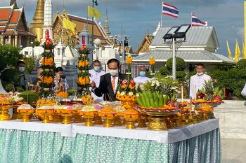 \'นายกฯ\'บำเพ็ญกุศลองค์พระหลักเมือง ครบ 239 ปี เสริมสิริมงคลประเทศ
