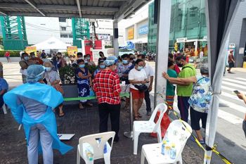โควิดระบาดใหญ่ในชุมชนคลองเตย : อาทร จันทวิมล