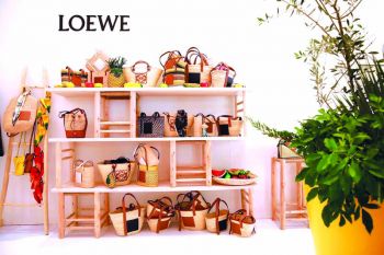 LOEWE เปิดป๊อปอัพสโตร์เผยโฉมคอลเลคชั่นซัมเมอร์ Paulas’ Ibiza 2021