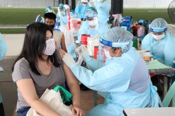 \'เขตปทุมวัน\'เริ่มฉีดวัคซีนโควิดวันแรก 984 ราย ตั้งเป้าวันละ 2,000 ราย