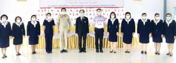 สภากาชาดไทย มอบเครื่องนอนและสิ่งจำเป็นแก่ รพ.สนามทุกจังหวัด  เพื่อดูแลผู้ป่วยโควิด-19 เป็นไปอย่างมีประสิทธิภาพและผ่านพ้นวิกฤติ
