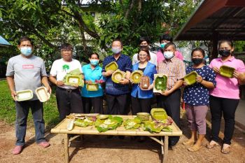 ชาวต้นผึ้ง ใส่ใจสิ่งแวดล้อมปิ๊งไอเดีย \'ผลิตภาชนะจากใบไม้\' สร้างรายได้สู่ชุมชน