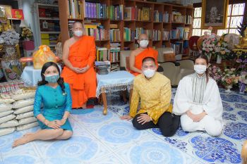 \'ธรรมนัส-นฤมล\'เดินสายร่วมทำบุญบริจาคโรงทานวัดเบญฯ