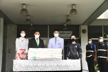 \'ธรรมนัส-นฤมล\'มอบเงินบริจาค\'รพ.ตำรวจ\'ลุยช่วยเหลือผู้ยากไร้