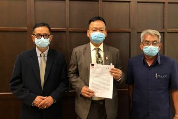 ‘ค.ร.อ.ท.’ บุกศธ. ร้อง ‘ตรีนุช’ ช่วยพัฒนาและแก้ปัญหาเพื่อคืนความถูกต้องให้อาชีวะฯ