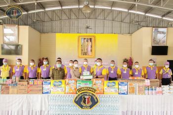 \'คอมมานโดน้อมดวงใจ\'ทำบุญตักบาตร-บริจาคโลหิต ถวายเป็นพระราชกุศล