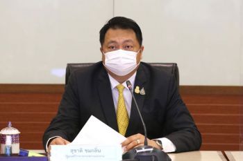 \'ก.แรงงาน\'จัดกิจกรรมจิตอาสา\'มีแล้วแบ่งปัน\' มอบถุงยังชีพแฟลตดินแดง