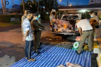 ตร.ทางหลวงจับพ่อค้าขนเนื้อวัวชำแหละกว่า 1 ตัน ข้ามจังหวัดไม่มีใบอนุญาต