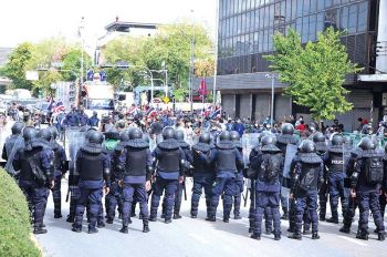 ตร.ขู่เชือดย้อนหลัง  สารพัดม็อบขับไล่‘ประยุทธ์’ โวชุมนุมค้างคืนจนกว่าจะชนะ