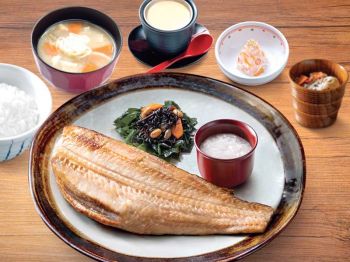 แนวหน้าฟู้ด รีวิว : เมนูอร่อย สะอาด ปลอดภัย  9 ร้านอาหารดัง สั่งกลับบ้าน