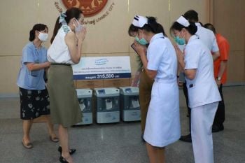 น้ำใจในวิกฤต! ‘มูลนิธิมาดามแป้ง’ เดินหน้ามอบอุปกรณ์ทางการแพทย์แล้วกว่า 10 ล้านบาท