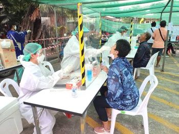 สพส.ประสานตรวจโควิดกลุ่มคนไร้บ้าน  แยกผู้ติดเชื้อกันแพร่/มอบอุปกรณ์ป้องกัน