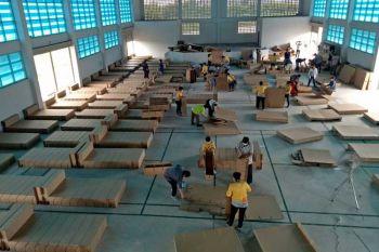 ‘ระยอง’เช็กบิลแคมป์ก่อสร้าง ลอบขนแรงงานแพร่โควิด-เร่งตั้งรพ.สนามรับมือ