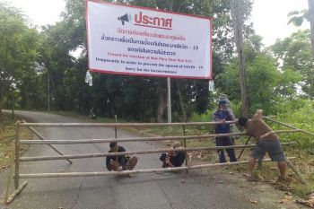 นักท่องเที่ยวฝ่าฝืนกฎ ‘อ.ปาย’ปิดทางขึ้นแหล่งท่องเที่ยว‘วัดพระธาตุแม่เย็น’