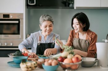 เตรียมพร้อมร่างกายผู้สูงวัยก่อนฉีดวัคซีนโควิด-19