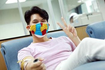 ‘เคน-ธีรเดช’ นำทีมนักแสดงบริจาคโลหิต  กิจกรรม #1คนให้หลายคนรับกับรักนิรันดร์จันทรา