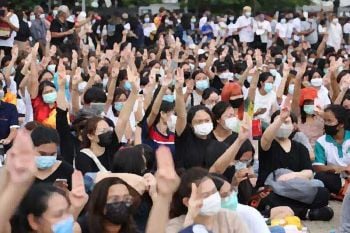 สื่อฮ่องกงวิเคราะห์ม็อบ3นิ้วเมืองไทย ชี้‘GenZ’คนพันธุ์ใหม่‘ยิ่งปราบยิ่งสู้-ยิ่งขู่ยิ่งต้าน’