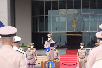 ผบ.ทร. ตรวจเยี่ยมกรมฝ่ายอำนวยการ ขอบคุณกำลังพลปฏิบัติภารกิจขับเคลื่อนกองทัพเรือ