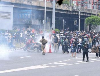 ตร.ขู่จัดการเด็ดขาด กลุ่มม็อบทะลุแก๊ส สามเหลี่ยมดินแดง