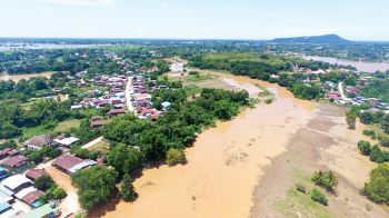 ‘โกนเซิน’แผลงฤทธิ์  ฝนตกหนักหลายจุด  บ้านพัง-ต้นไม้โค่น