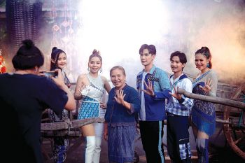 บุกเบื้องหลังเอ็มวีพาดูความม่วน 5 ศิลปินข้าวสารแลนด์