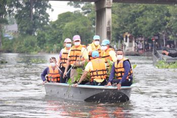 ผบ.ทร. ตรวจเยี่ยมชุดเฉพาะกิจเรือผลักดันน้ำ พร้อมร่วมกิจกรรมจิตอาสา \'เราทำความดี ด้วยหัวใจ\'