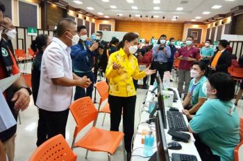 ‘รมช.ศธ.’พร้อมคณะตรวจเยี่ยมฉีดวัคซีนโควิดนักเรียนนักศึกษาปราจีนฯ รองรับเปิดเรียน