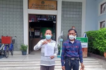 หมอเณรบุกทำเนียบยื่นหลักฐาน\'บิ๊กตู่-หมอหนู\'ยันผู้ใช้สมุนไพรรักษาโควิดหาย