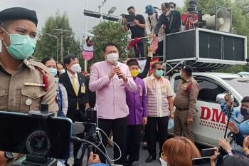 \'สุชาติ\'เคลียร์ม็อบไทรอัมพ์ฯ รับ 3 ข้อเสนอ ชี้ดึงงบกลางจ่ายชดเชยผิดระเบียบ