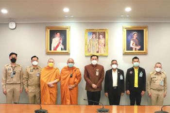 ‘รมต.อนุชา’สั่งพศ.เร่งดูแลพระ 3 จชต. ห่วงโควิดระบาด กำชับทำบุญต้องปฏิบัติตามมาตรการ