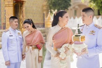 \'มะปราง\'ควงแฟนหนุ่ม เข้าเฝ้าสมเด็จพระสังฆราชรับประทานน้ำพระพุทธมนต์