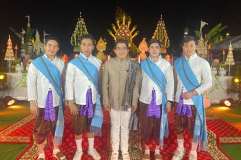 ‘ดร.คฑา’เที่ยวไทยรับพลังบวก บวงสรวงบูชาพญาศรีสัตตนาคราช หลังคลายล็อกนครพนม