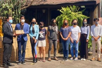 ‘นีโน่-ก้อง สหรัถ-คุณจิ๋ว แห่งมูลนิธิคุณ’ ชวนทำบุญช่วยหมาแมวรับปีใหม่